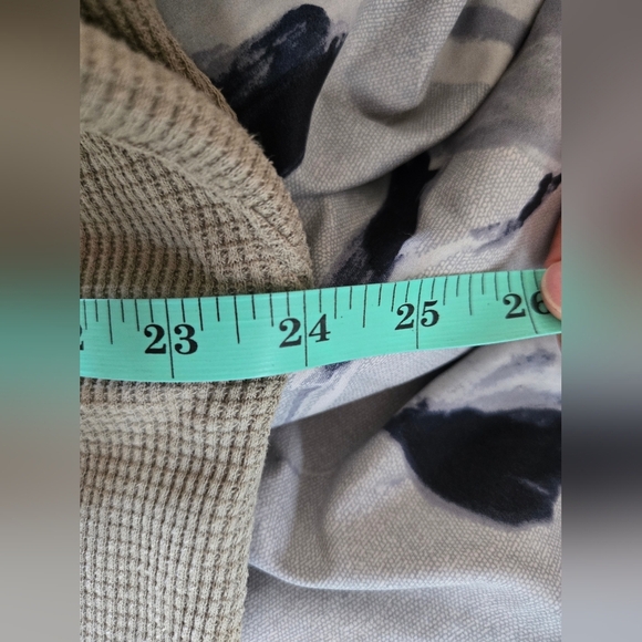 Aritzia - Tna | Thermal Waffle Knit Sweater, Size M - Picture 7 of 9